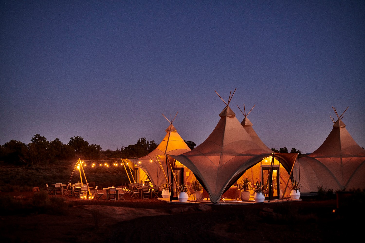 Glamping tent tee pees